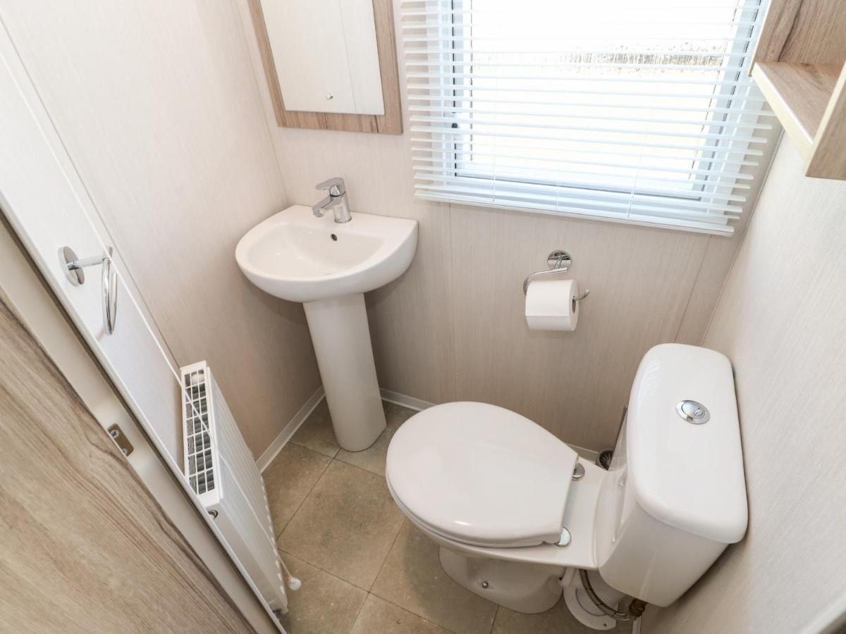 17 Summer Meadows Ashington  Exterior photo