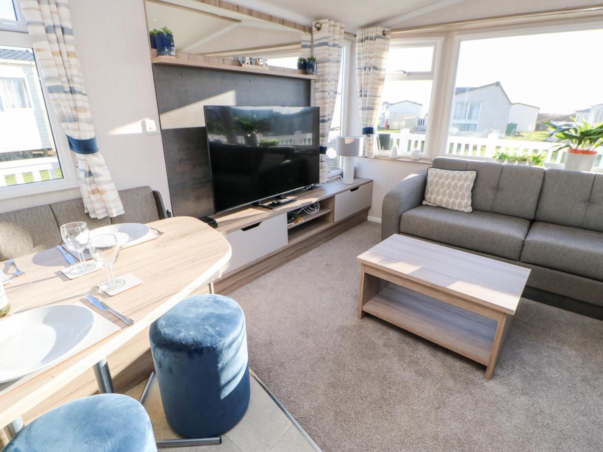 17 Summer Meadows Ashington  Exterior photo