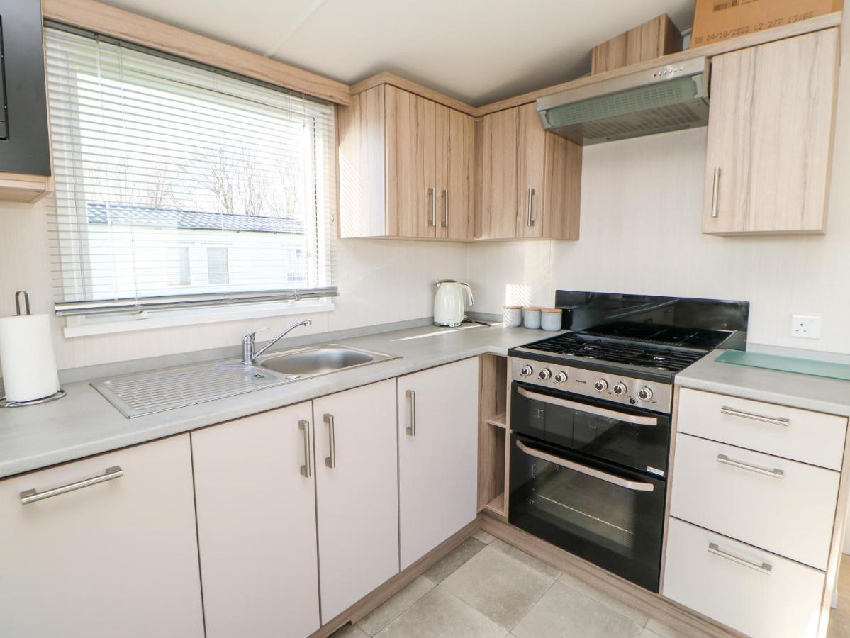17 Summer Meadows Ashington  Exterior photo