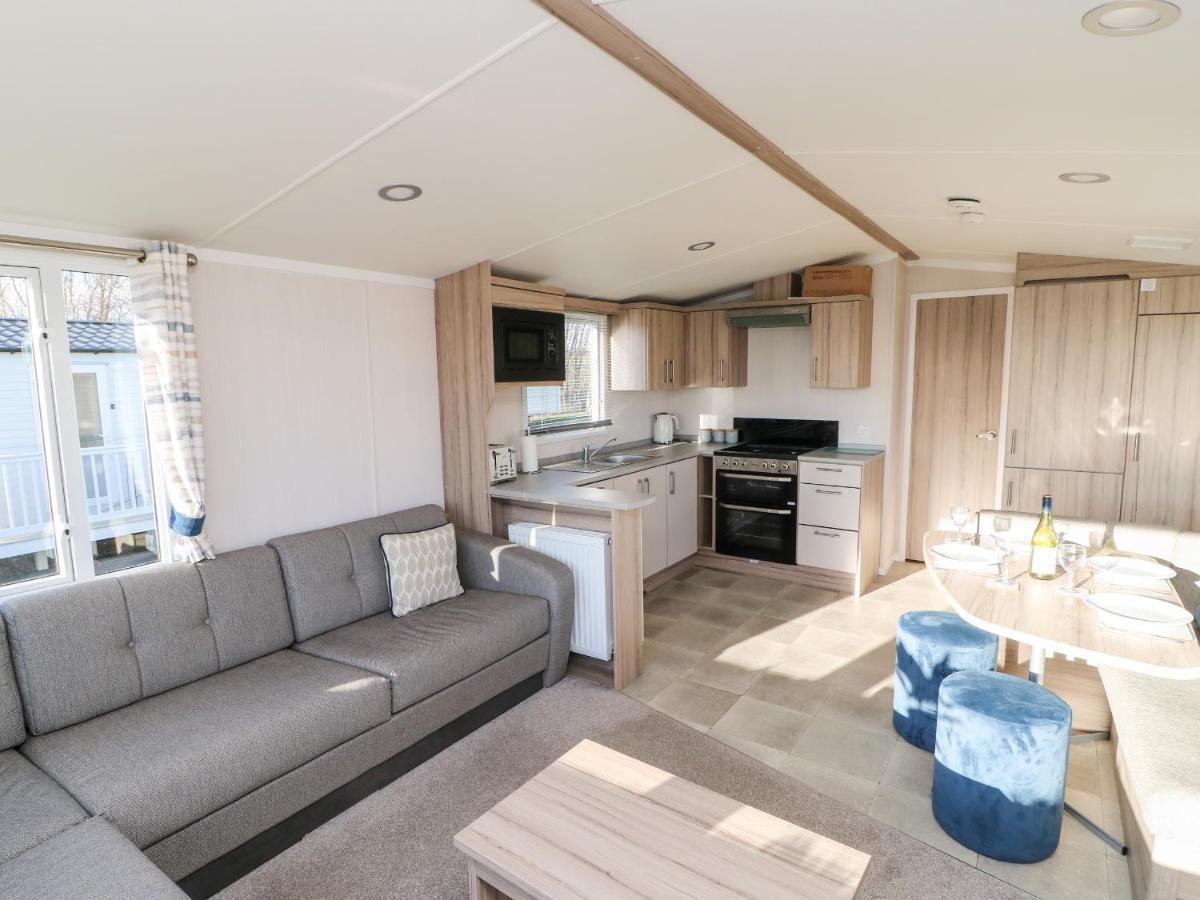 17 Summer Meadows Ashington  Exterior photo